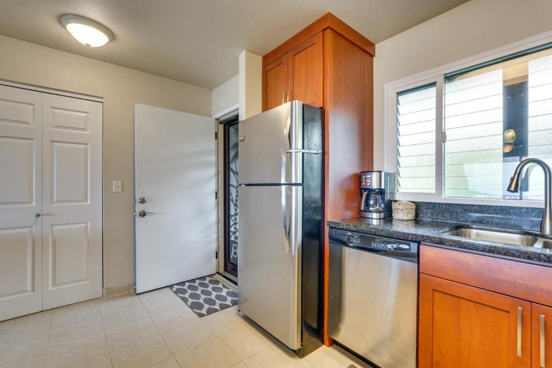 Photo of Kitchen in Kahaluu-Keauhou