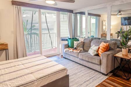 Photo of Livingroom in Punaluu