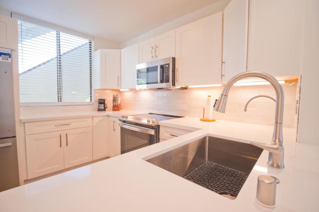 Photo of Kitchen in Kahaluu Bay