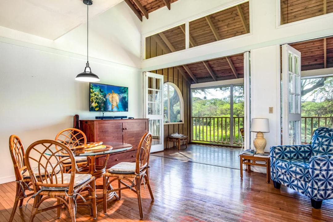 Photo of Livingroom in Maunaloa