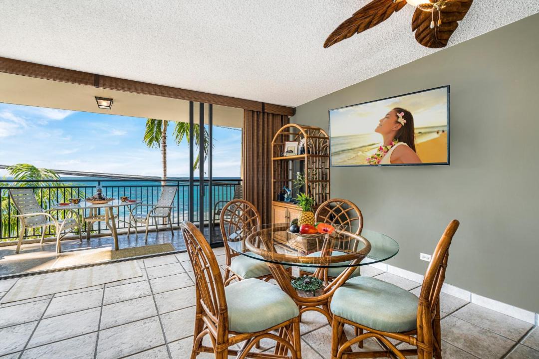 Photo of Patio Balcony in Historic Kailua Village