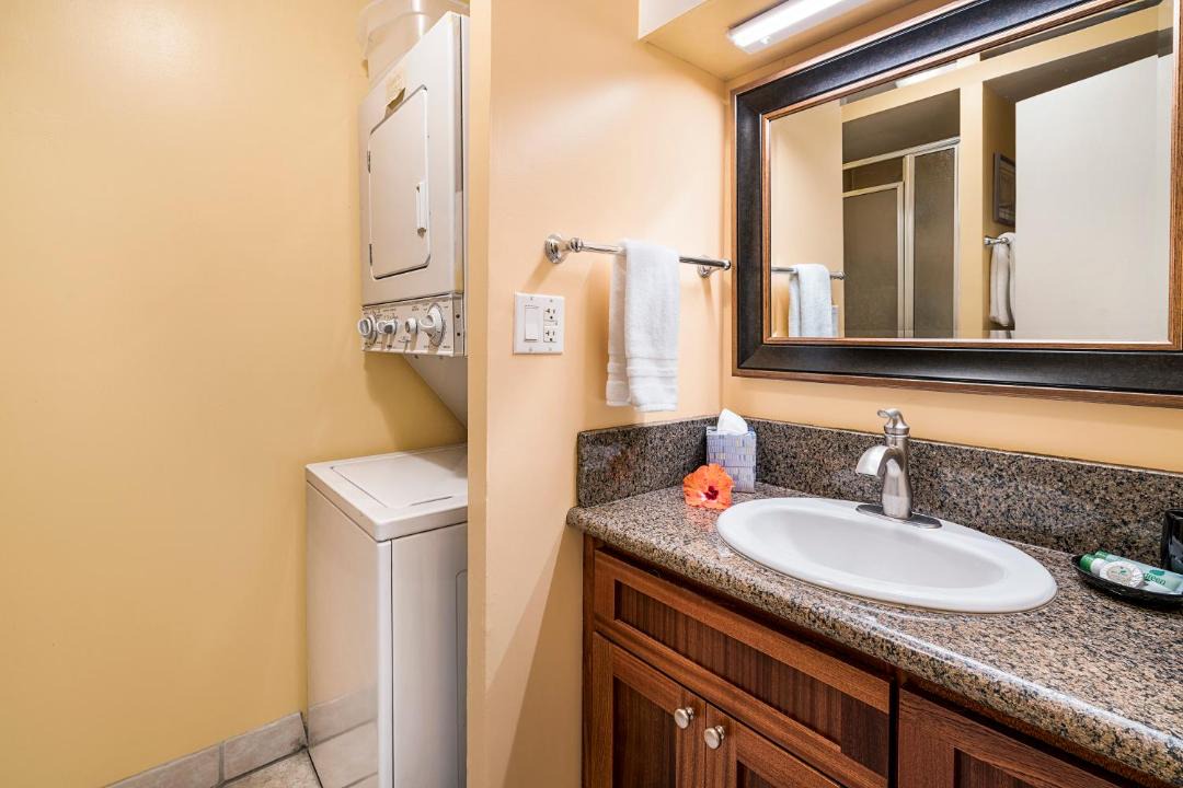 Photo of Bathroom in Historic Kailua Village