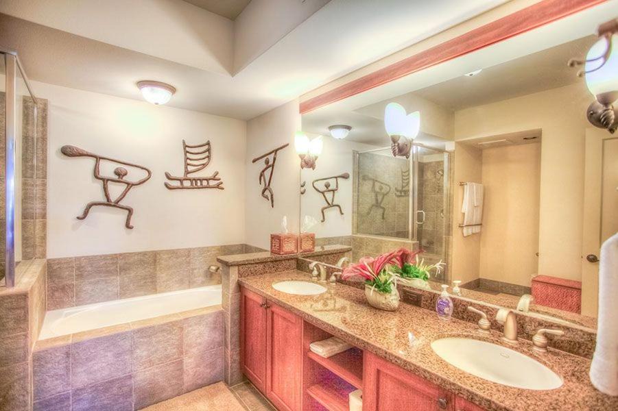 Photo of Bathroom in Waikoloa