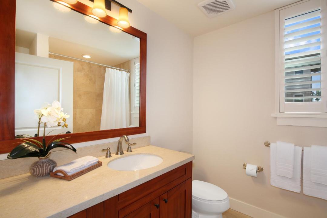 Photo of Bathroom in Poipu