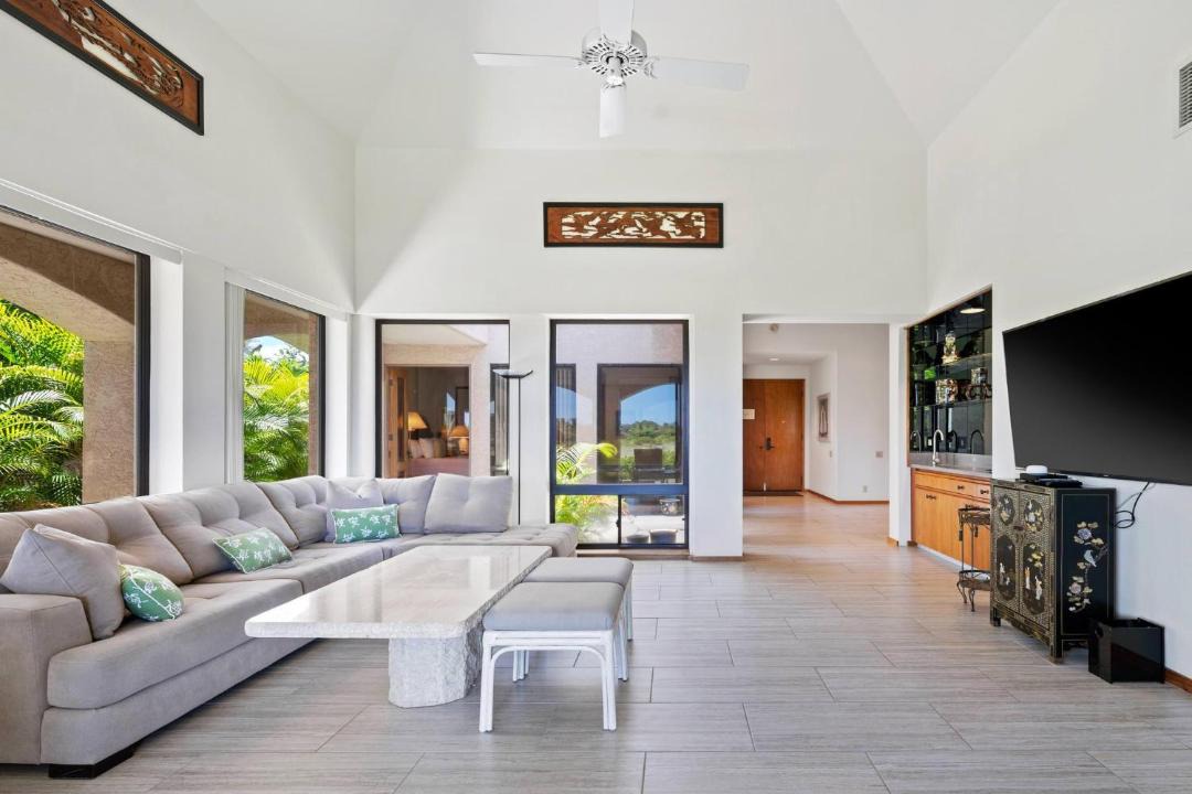 Photo of Livingroom in Waikoloa