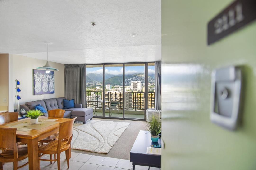 Photo of Livingroom in Waikiki
