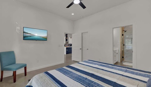 House, Multiple Beds, Patio (407 Lamplight Rd.)