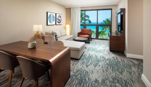 1 Bedroom Suite, 1 King, Ocean view, Balcony