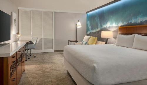 Guest room, Resort view