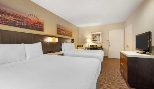Suite with Two Queen Beds and Balcony - Pet Friendly/Non-Smoking