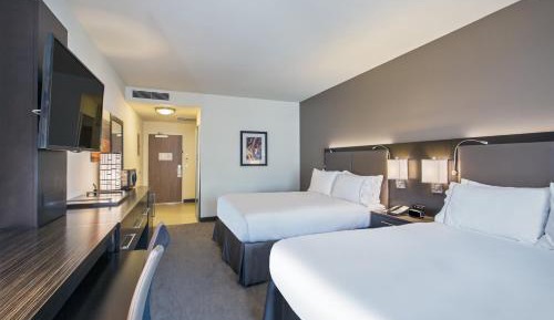 Standard Room with Two Queen Beds