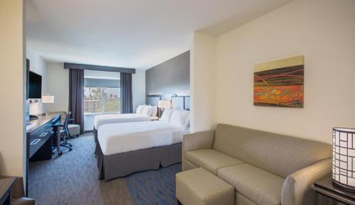 Queen Suite with Ocean View and Sofa Bed