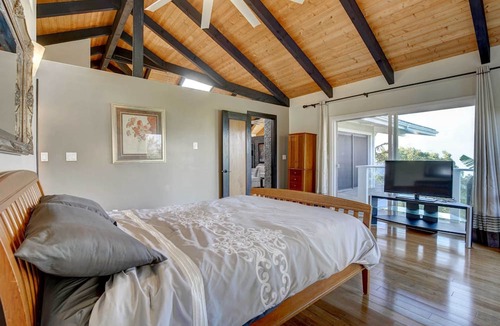 Kalaoa Cottage | Kailua-kona House w/Balcony & Ocean Views!