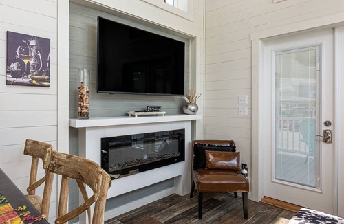Upward House | Tiny House in GATED COMMUNITY 7 NIGHT MINI.