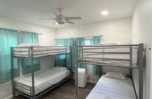Wailuku Hostel | Howzit Hostels