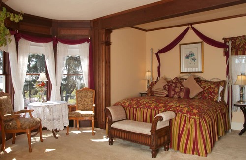 Mendocino Bed & Breakfast | Headlands Inn Bed & Breakfast