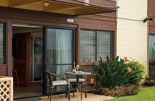 Maalaea Condo | Oceanfront 1bd ground level condo plantation style