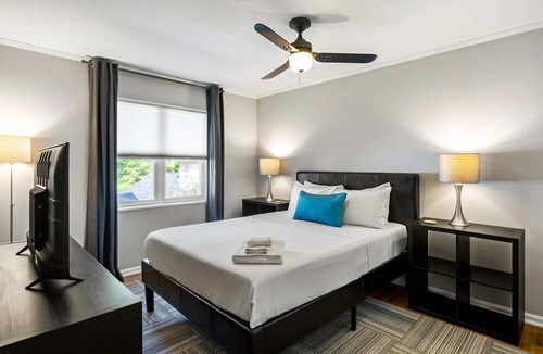 Brookwood Apartment | Brookwood Courtyard by BCA Furnished Apartments Bcc2b 04 D