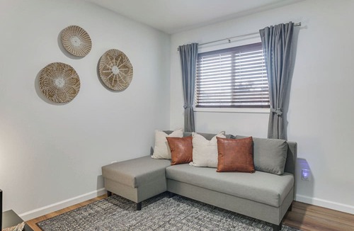 Sequim Apartment | 1 Mi to Dtwn Sequim: Modern Escape Near Everything