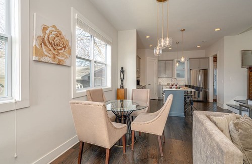Edgehill Cottage | Cultured Coach - Mins to Broadway - Private Rooftop