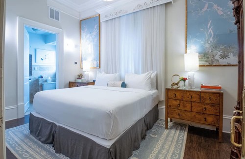 Versailles Hotel | The Kentucky Castle