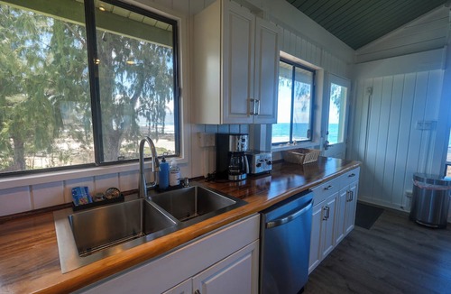 Pupukea House | Oceanfront 4-bed 3-bath house near Sharks Cove