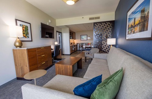 Lake Buena Vista Hotel | Drury Plaza Hotel Orlando - Disney Springs Area
