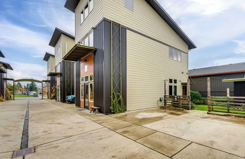 Sedro-Woolley Apartment | 3 Blocks to Dtwn! Cozy Sedro-woolley Retreat!