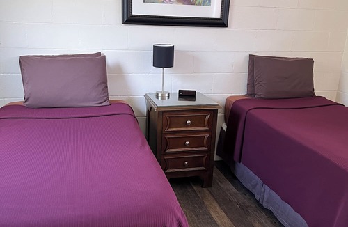Lihue Hotel | Tip Top Motel Cafe & Bakery