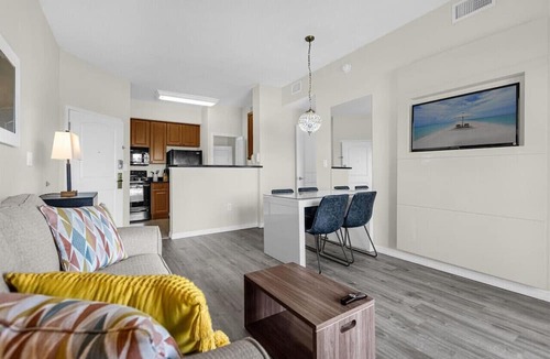 Florida Center Apartment | The Point · The Point, lux apartment, Close to Universal