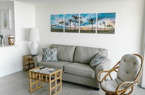 Maili Condo | Beachfront Condo