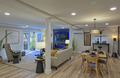 Landrum Apartment | Modern Studio near Downtown & TIEC ~ Magical Patio