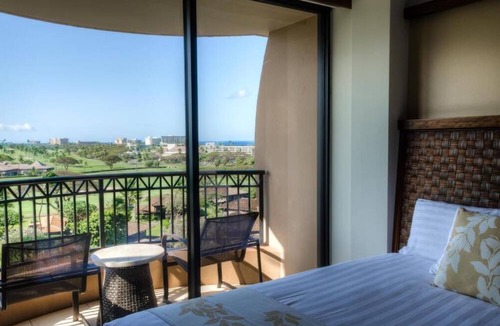 Kaanapali Hotel | Tower Standard King at Royal Lahaina Resort