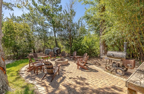 Saint Simons Heights House | Peachtree Oak Ctg: 3BR Family Retreat | Breathtaking Marsh Views | Spacious Backyard