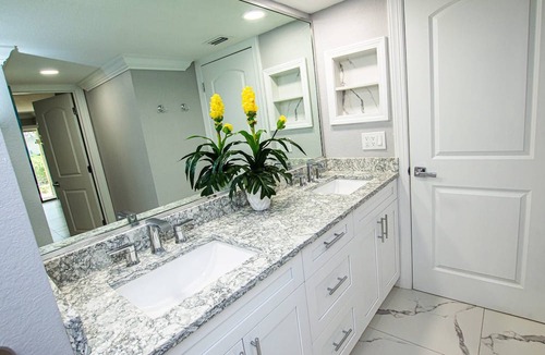 Wesley Chapel Condo | King Suite & Patio | Ground Floor | Monthly Stay | 1BR, Pool, Near Tampa | Saddlebrook Resort