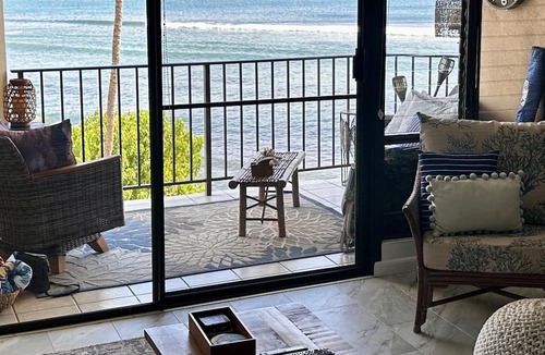 Maalaea Condo | View whales from modern Top floor Oceanfront condo. Maalaea, Haleakala sunrise!