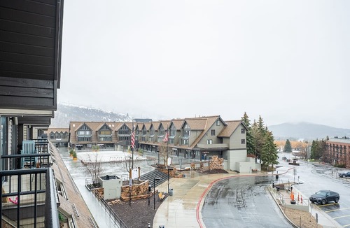 North Park City Condo | 2BR 3BA True Ski in Ski out Condo at Park City.at the base of Mountain!