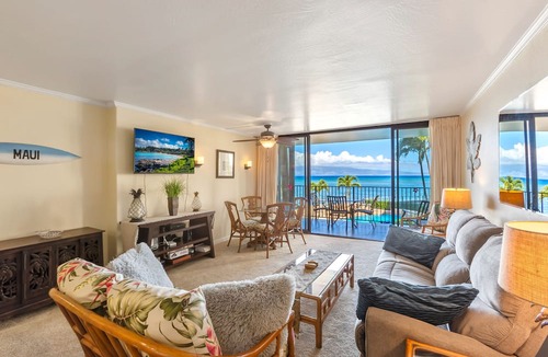 Kahana Condo | Spacious condo with an ocean view, pool, & washer/dryer - walk to beach