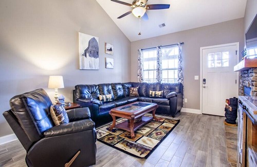 Townsend Condo | Abrams Retreat at Cades Cove w/Mountain Views!