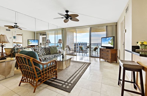 Napili Condo | Penthouse oceanfront great for whale watching