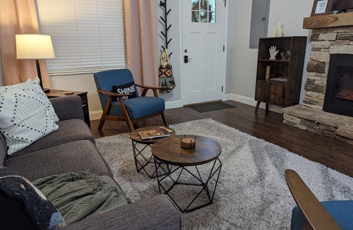 Townsend Condo | Townsend Peaceful Side Smoky Mountains Near Cades Cove Hip Vintage Condo