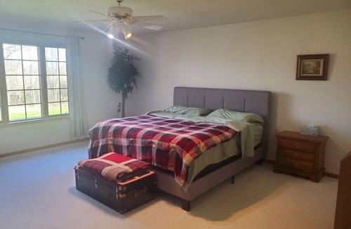 Verona House | Pet FriendlyHot tub space to relax 10min from Madison, Epic, MilitaryRidgeTrail
