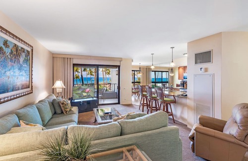 Kaanapali Condo | Maui Resort Rentals: Ka'anapali Ali'i 432 - Deluxe Oceanview Interior Courtyard