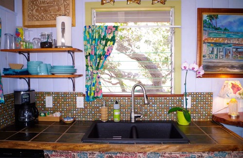 Ocean View House | Bungalow with spectacular ocean view from lanai and private hot tub