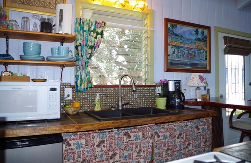 Ocean View House | Bungalow with spectacular ocean view from lanai and private hot tub