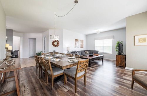 Florida Central Atlantic Coast Condo | Luxurious Condo At Vista Cay Resort Sleeps 8 Next To Convention Center