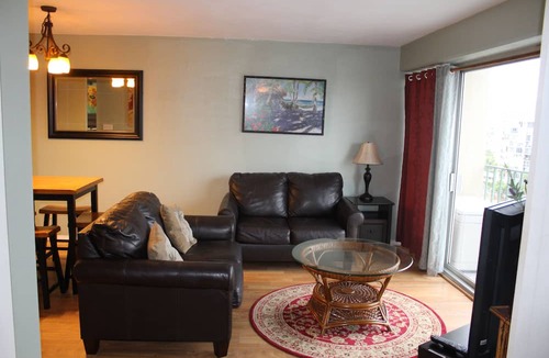McCully - Moiliili Condo | Great Location in Waikiki! Views of mountains, city, and ocean!