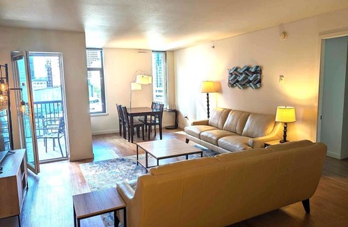 Downtown Seattle Apartment | 1 Block to Pike Pl Market ~ View Balcony ~ Easy Walk to Stadium - HUGE unit!