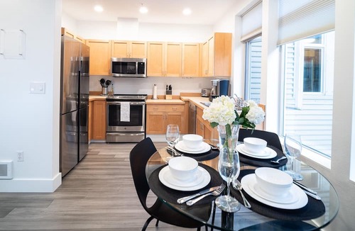 Belltown Apartment | Modern Studio in the Heart of the City II