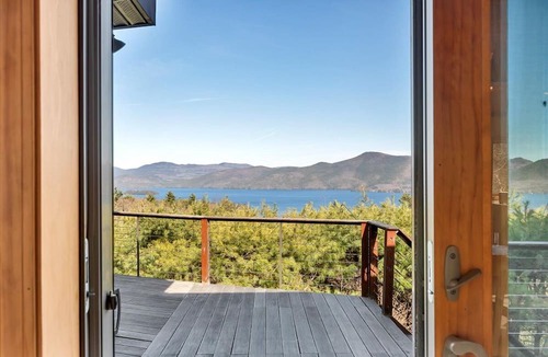 Diamond Point House | Luxury Retreat w Gorgeous Lake Views, Minutes to Marina, Beach & Dining